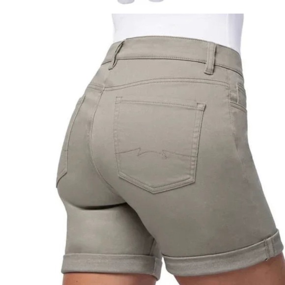 Parasuco Women’s Knit Denim Short - Picture 4 of 5